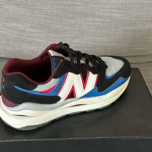 Figs New Balance 5740